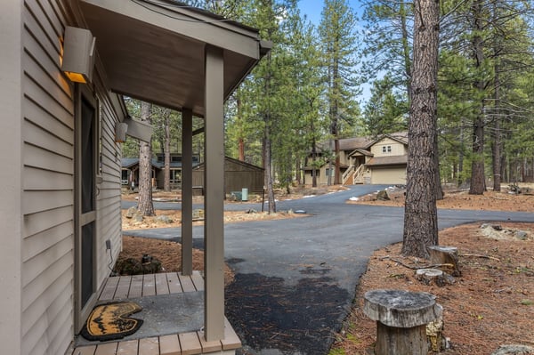 Diamond Peak 7- Parking off Quiet Culdesac