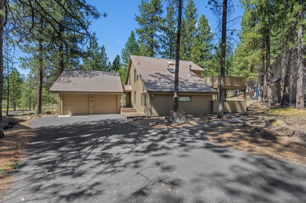 Leisure Lane 4- Exterior Front