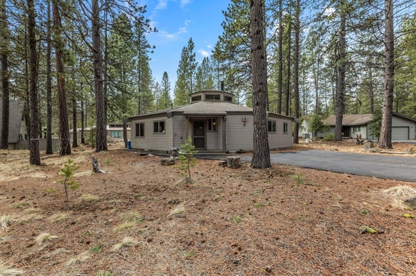 Diamond Peak 7- Exterior of Home Front