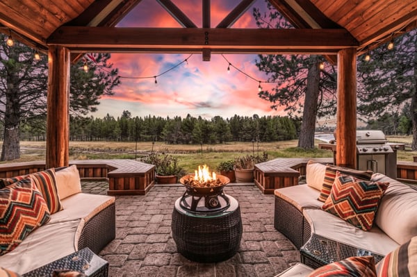 Deschutes Dream Lodge- sunset patio