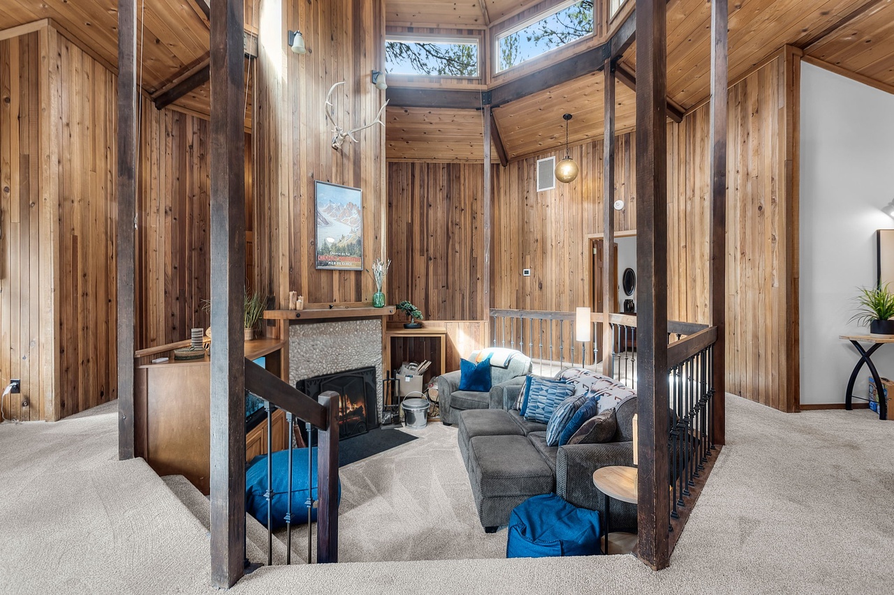 Diamond Peak 7 - Living Room